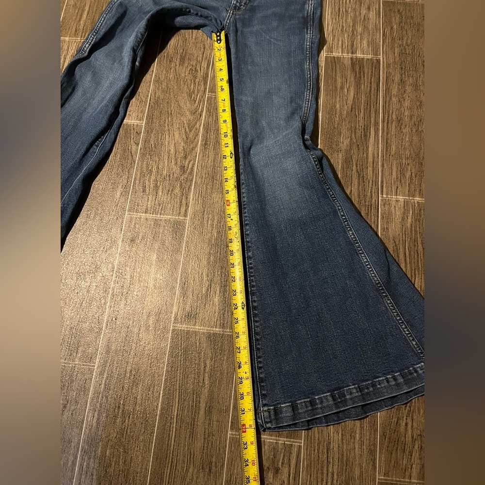 Wrangler Retro High Rise Flare Jeans Women’s Bell Bottoms Rodeo Blue Size 26x34 - Picture 10 of 10